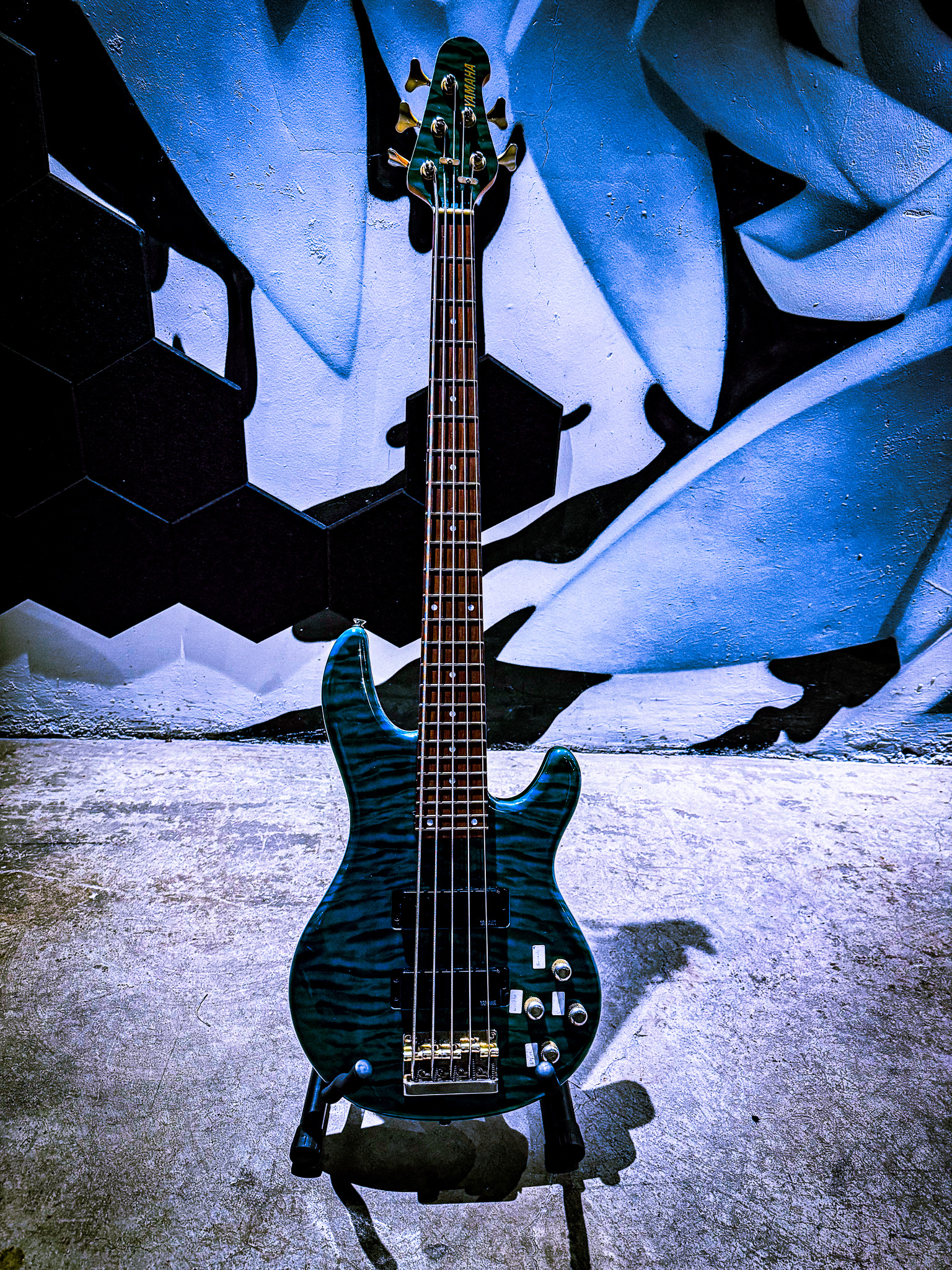 YAMAHA - Bajo 5 cuerdas BBG5A