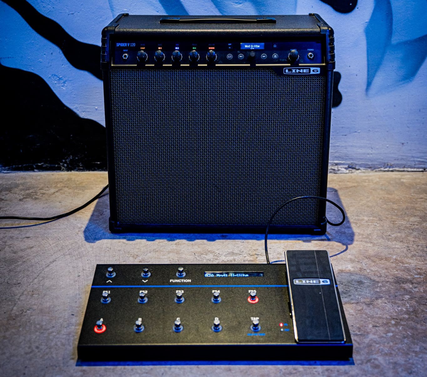 LINE 6 - SPIDER V 120 + FBV 3 Pedalboard